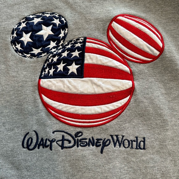 Sweaters - Vintage- Disney World - Epcot Sweatshirt - Size XL